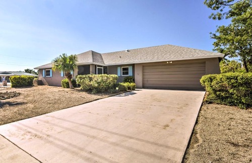 Marco Island Casa | Breezy Marco Island Home with Pool - Walk to Beach!