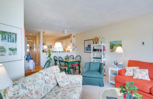 Oak Bluffs Apartamento | Breezy Oak Bluffs Condo - Steps to Inkwell Beach!
