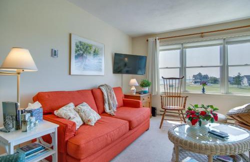 Oak Bluffs Apartamento | Breezy Oak Bluffs Condo - Steps to Inkwell Beach!
