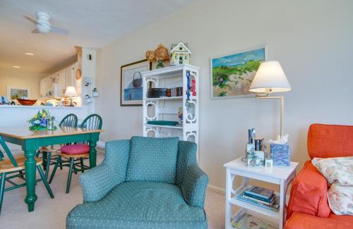 Oak Bluffs Apartamento | Breezy Oak Bluffs Condo - Steps to Inkwell Beach!
