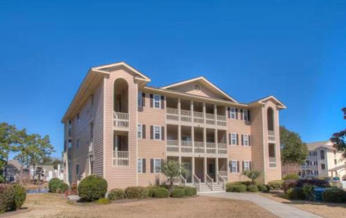 Cherry Grove Beach Apartamento | Breezy Oasis - Pool-Jacuzzi-Walk to Beach-Snowbird