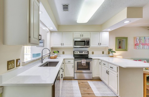 El Centro Beach Casa | Breezy PCB Vacation Rental w/ Lanai, Walk to Ocean
