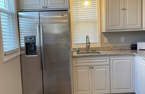 Gilbert Casa | Breezy's Blyss 2 BR Cottage On Lake Murray in Lexington County