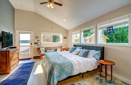 West Hills Apartamento | Bremerton Studio with Bay View Beach Access!