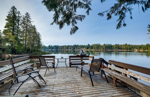 West Hills Casa | Bremerton Vacation Rental with Hot Tub and Lake Access