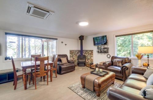 West Hills Casa | Bremerton Vacation Rental with Hot Tub and Lake Access