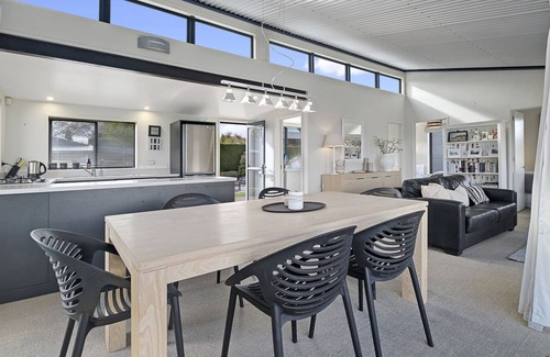 Wanaka Cabaña | BREMNER BAY VIEWS - WANAKA UPSTAIRS HOLIDAY UNIT in Wanaka