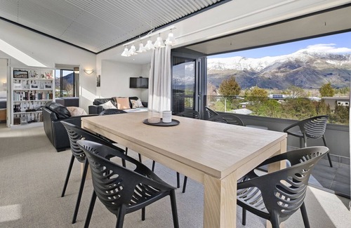 Wanaka Cabaña | BREMNER BAY VIEWS - WANAKA UPSTAIRS HOLIDAY UNIT in Wanaka