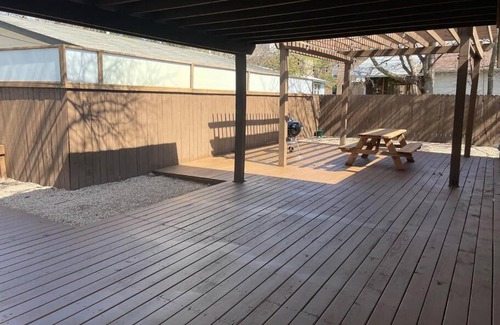 Brentwood Villa | Brentwood de Maria -Cowboy Pool & Dog Friendly