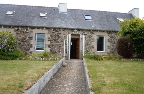 Pleumeur-Gautier Casa | Breton longère kergall