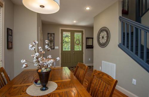 Brevard Casa | Brevard Basecamp