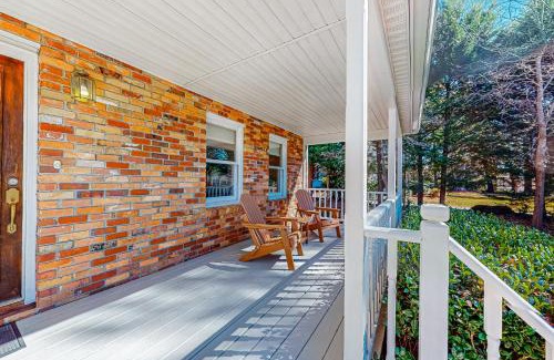 Brevard Casa | Brevard Bungalow
