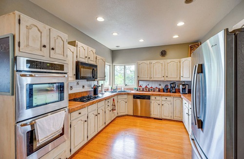 Woodmoor Casa | Breweries, Hiking Trails & Museums: Monument House