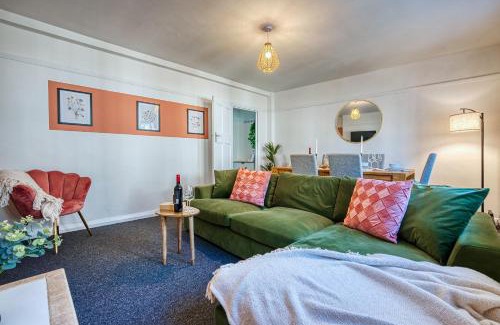 Cirencester Apartamento | Brewery Loft - 3 Bedroom Bright Spacious apartment in the centre of town, Wifi, Netflix