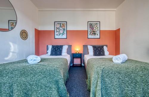 Cirencester Apartamento | Brewery Loft - 3 Bedroom Bright Spacious apartment in the centre of town, Wifi, Netflix