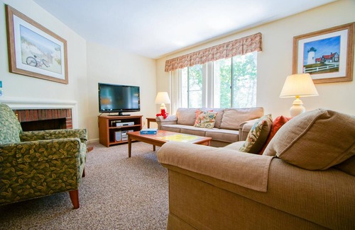 Brewster Complejo | Brewster Green Resort 3-bedroom unit w/2 pools-one indoor, hot tub, fitness room