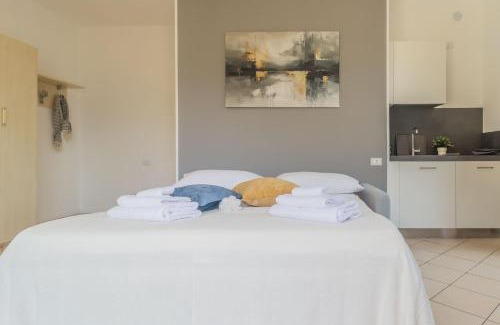 Dervio Apartamento | Brezza del lario Monolocale con giardino by Varenna Holidays