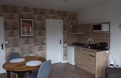Charleville-Mezieres Apartamento | Briand : Beautiful bright apartment, near train station, ideal for couple
