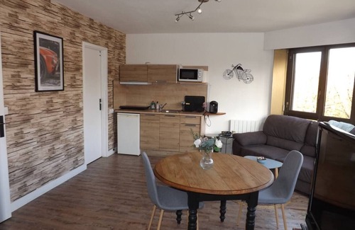 Charleville-Mezieres Apartamento | Briand : Beautiful bright apartment, near train station, ideal for couple