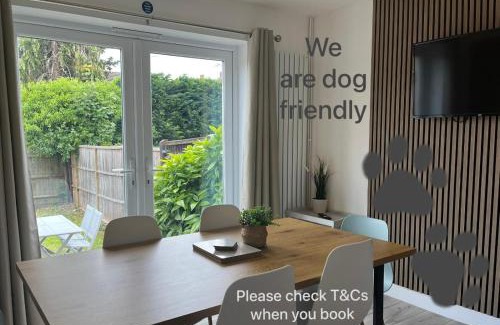 Caversham Apartamento | Briants, Spacious Home-from-Home, Free Parking & Secure Garden