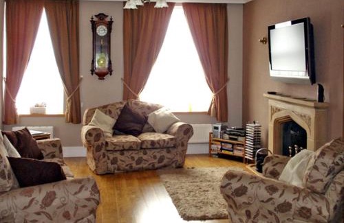 Lindale Casa | Briarcliffe Cottage