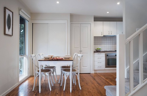 Daylesford Cabaña | Briars Loft es una cabaña de 2 dormitorios, perfecta para fines de semana románticos y escapadas a mitad de semana