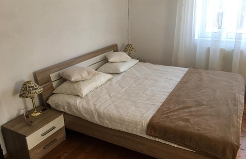 Cristian Apartamento | BRICK AIRPORT