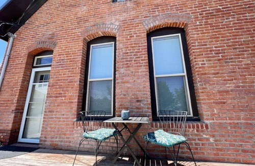 Baker City Apartamento | Brick House, Historic Gem!