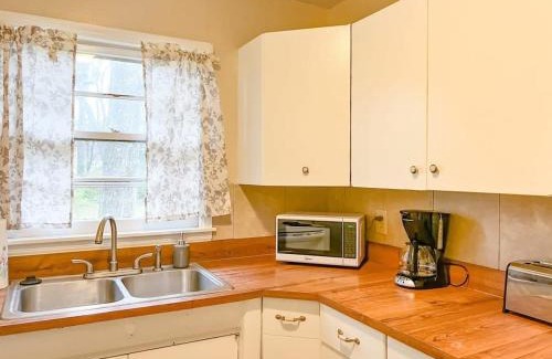 Normal Casa | Brick Point Place- 10 Min N of UAH