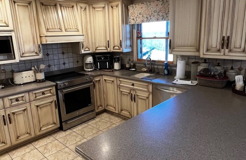 Ohioville Casa | Brick Ranch in Country Setting