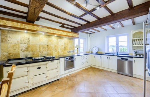 Broughton Hackett Cabaña | BRICKBARNS FARM HOUSE, pet friendly, with hot tub in Peopleton