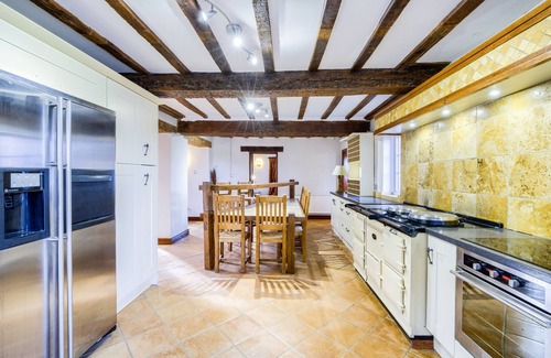 Broughton Hackett Cabaña | BRICKBARNS FARM HOUSE, pet friendly, with hot tub in Peopleton
