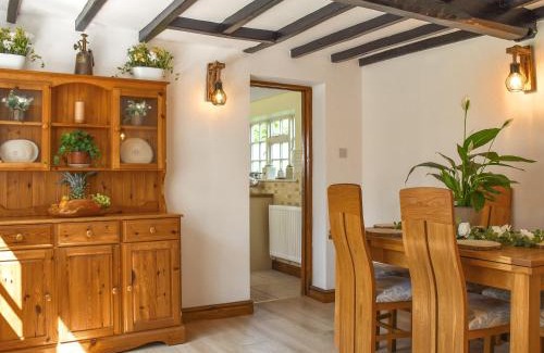 Brimfield Casa | Bridge Cottage