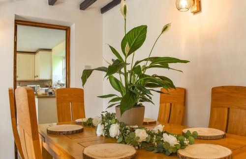 Brimfield Casa | Bridge Cottage
