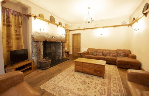 Coniston Casa | Bridge Cottages, Bridge House & Bridge Suite, Sleeps 12