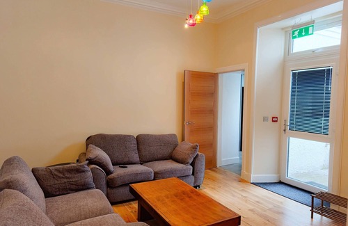 MacMerry Casa | Bridge Street Guest Rooms