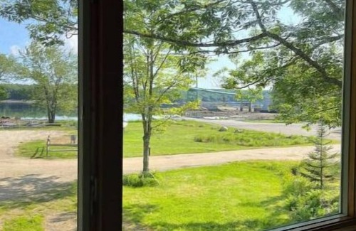 Deer Isle Apartamento | Bridge view w/beach& boat access