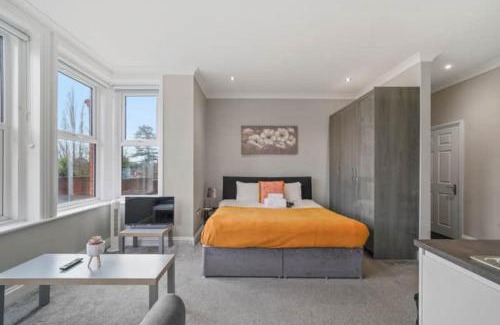Maidstone Apartamento | BridgeCity Lovely Studio Flat Free Parking in Maidstone