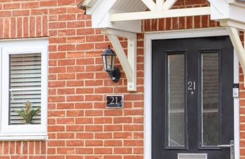 Willesborough Casa | Bridgefield House