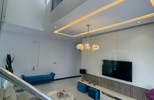 Ajah Apartamento | Bridgehomes