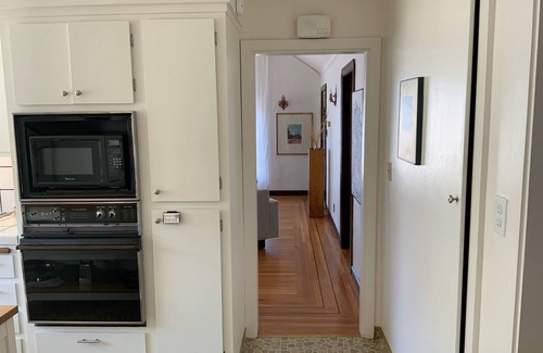 Crockett Casa | Bridgeview - A Clean and Cozy Getaway for Two