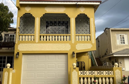 Portmore Casa | BridgeView Townhouse 20 mins from Hellshire Beach