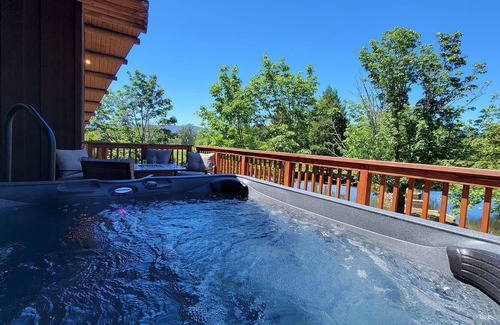 Cave Junction Apartamento | Bridgeview Winery Suite With Gorgeous Mountain Views and Scenic Outdoor Space!
