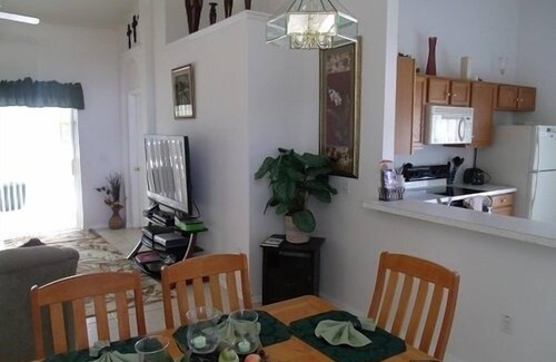 Bridgewater Crossing Casa | Bridgewater Lakes 3 Bedroom Villa by Redawning