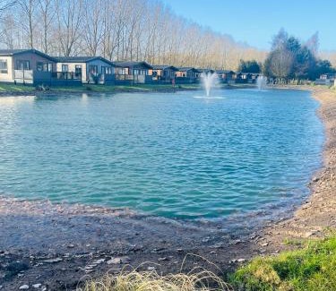 Allerthorpe Casa | Bridgewater Lodge with Hot Tub