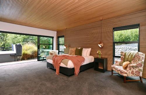 Heathcote Valley Casa | Bridle Path Retreat - Modern Private Luxury