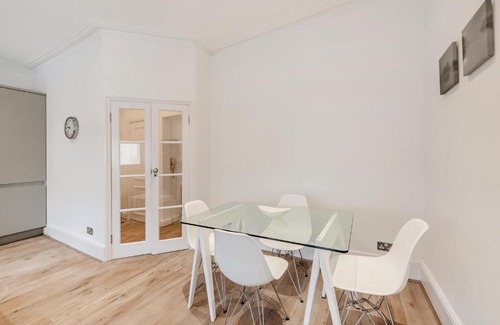 Avonmore and Brook Green Apartamento | Bright 1 bedroom apt in Kensington Olympia