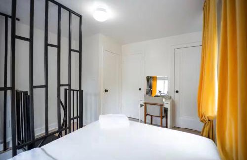 New Rochelle Apartamento | Bright 1-Bedroom Loft in Converted Garage with Private Entrance