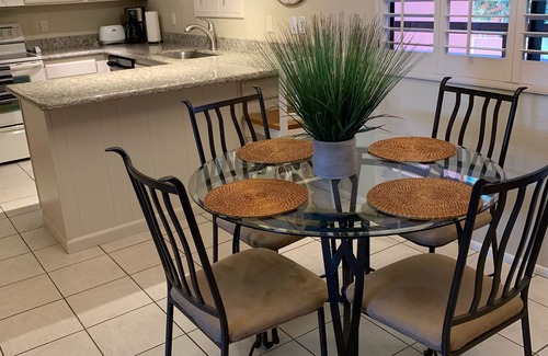 Paradise Valley Village Condominio | Condominio 1BD / 1BA brillante