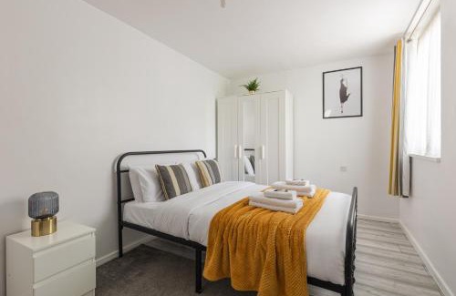 Coldharbour Apartamento | Bright 1BR Flat by Brixton, with Parking and Balcony
